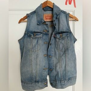 Levi’s denim vest
